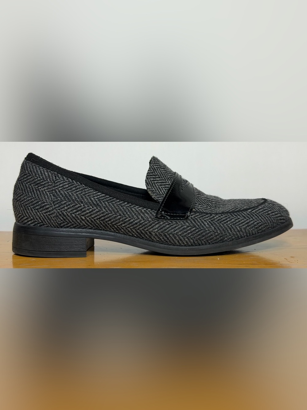 NWOT Clarks Collection Trish Rose Grey Herringbone Loafers - Size 5.5